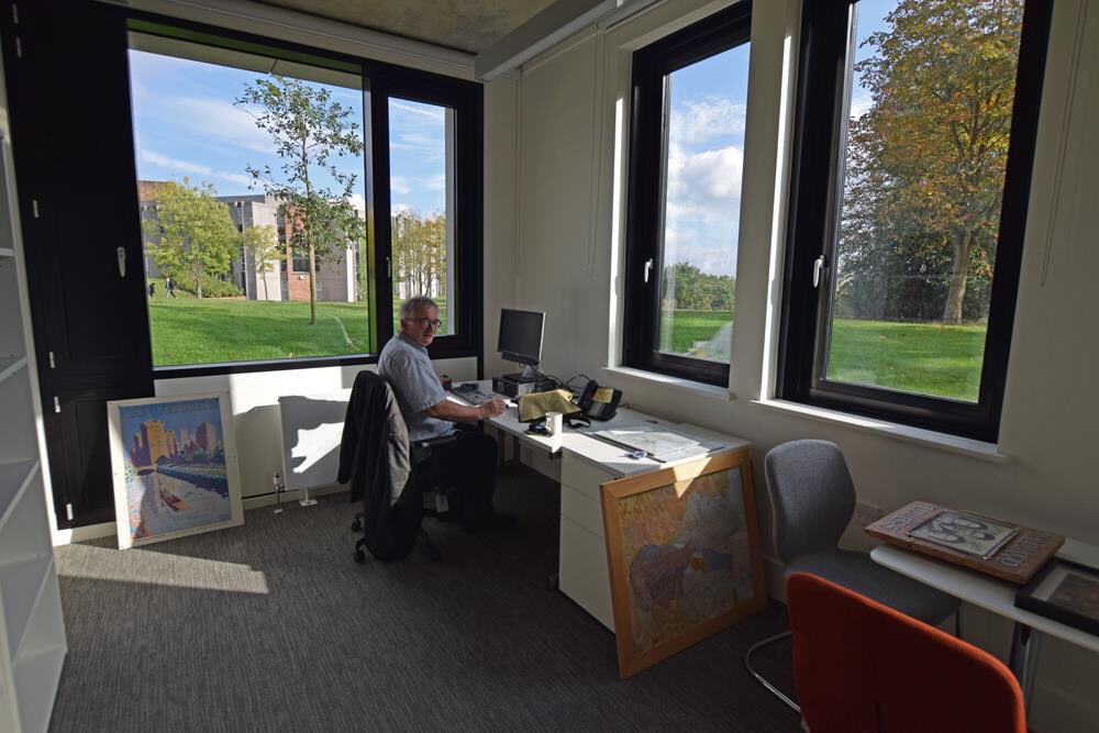 KentLawClinic's tweet photo. Our reception desk is fully functioning, the book shelves are filling up and legal work/study is underway again in the Wigoder Law Building! https://t.co/u1n1NK7ZNL