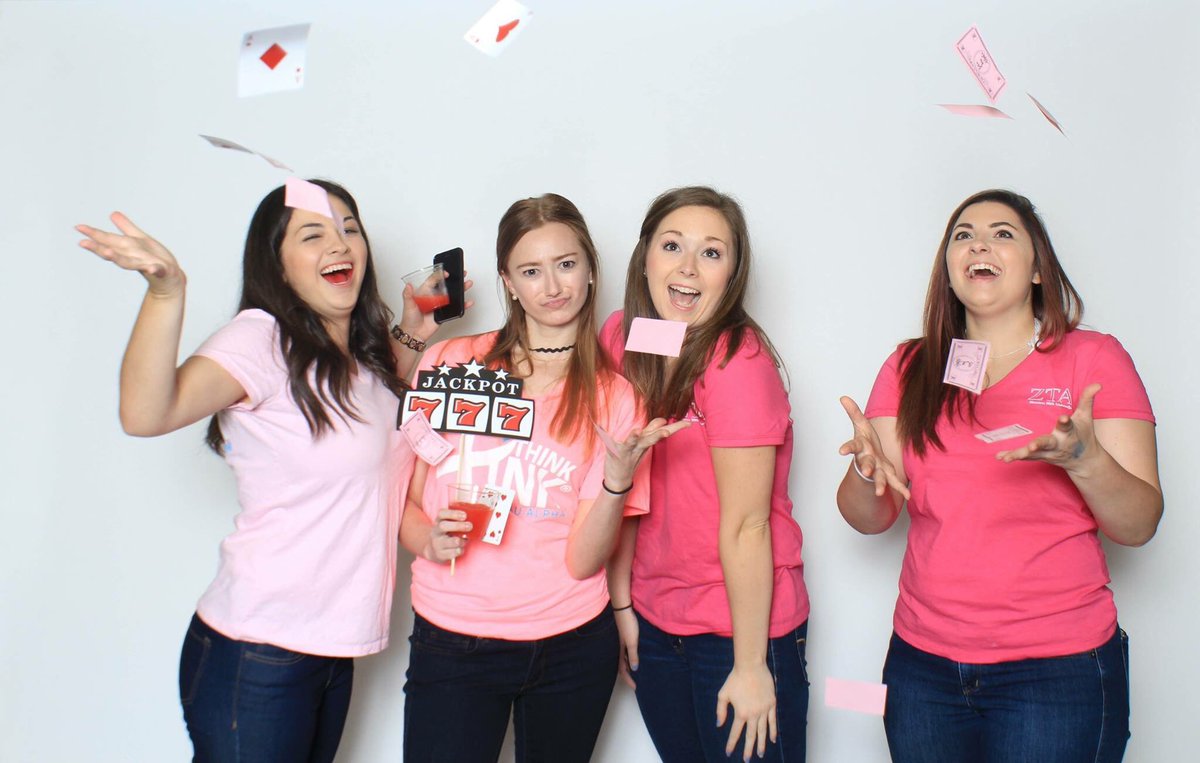 Making it rain with <a href="/LSU_ZTA/">LSU ZTA</a> at #CrownCasino #Kornerbooth