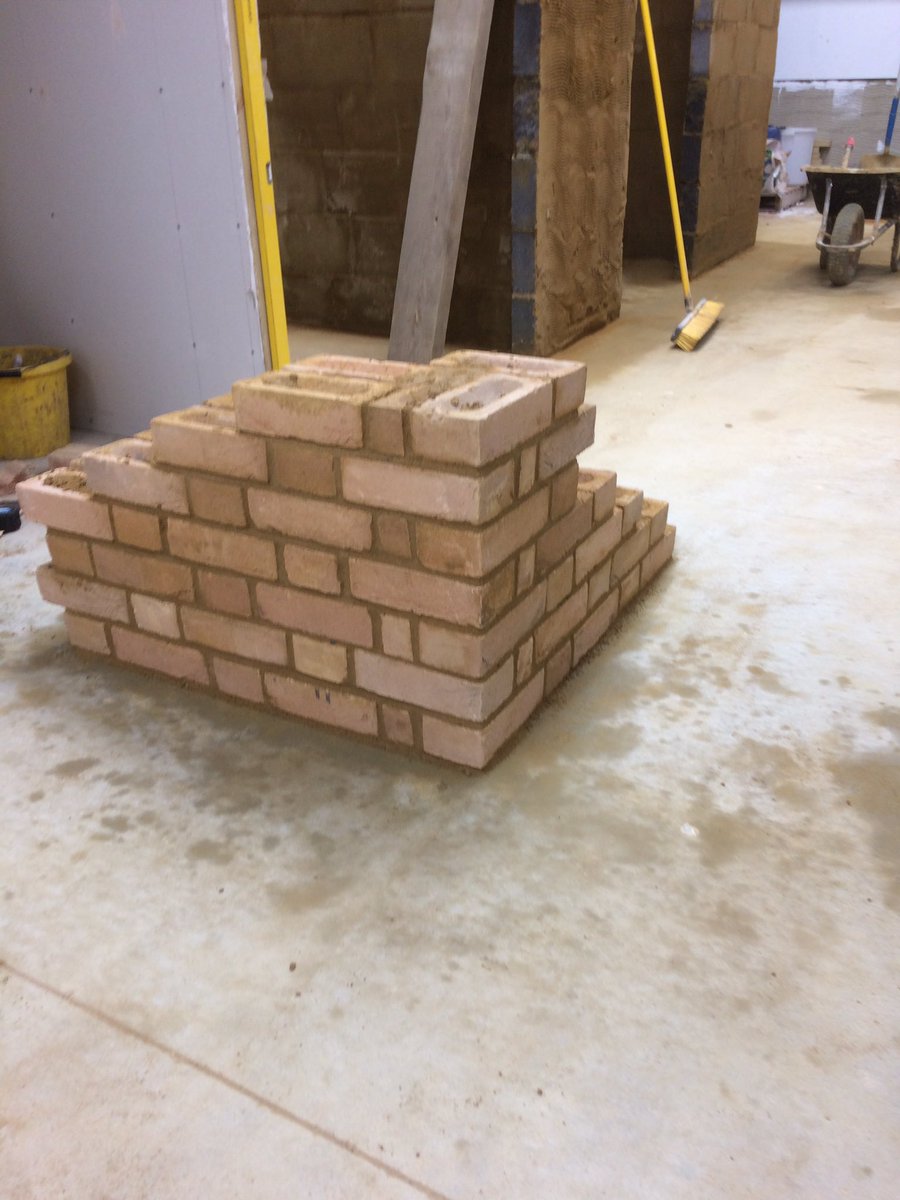Flemish bond corner built on day 4 of our 5 day bricklaying course. The next course is 13/2/17 for £280 inc tools materials tea and coffee