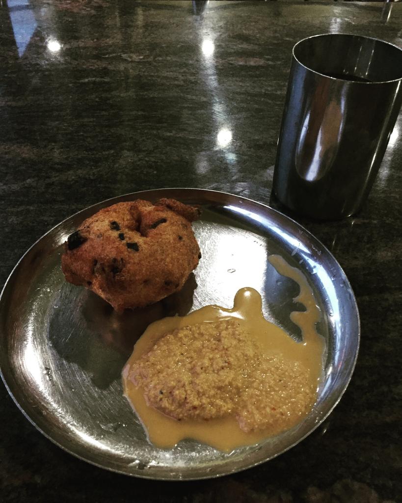 anupererah's tweet photo. Yummmmm....
the tamilian food
#thanks #annaa
#anutravels #jaffna #anuperera https://t.co/xYHeKoPYbR