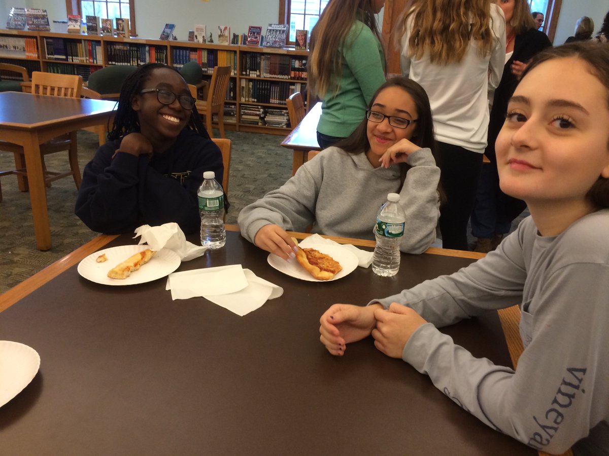 superlibrarian's tweet photo. #phsstudents answering questions from Pocantico students in the #phslibrary https://t.co/s94VI9047E https://t.co/wK03ubvlr9