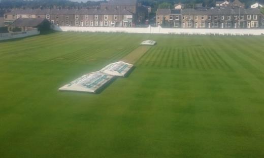 ReadCricketClub's tweet photo. 🏏🗳 Vote for @ReadCricketClub in the @AvivaUK Community fund to HELP them upgrade their aging equipment https://t.co/i0yWCQ5Er5 #GetTheGameOn https://t.co/lNVsHobc4s