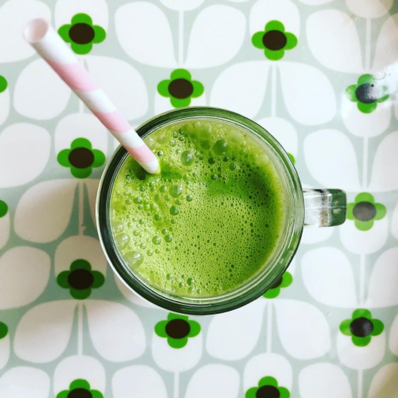 UdosChoiceUK's tweet photo. @emilytierneyuk shows us how a great green smoothie is done! She knows a scoop of Beyond Greens makes it a winner 👌 #smoothie #healthy https://t.co/wBDGnkXmCC