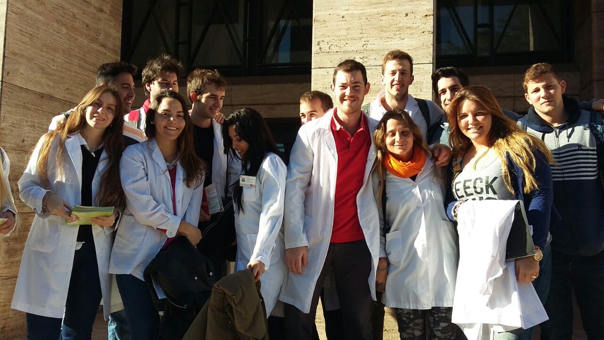 Estudiantes de medicina de #UNL estuvieron en municipalidad y peatonal santafesina promoviendo donación de órganos