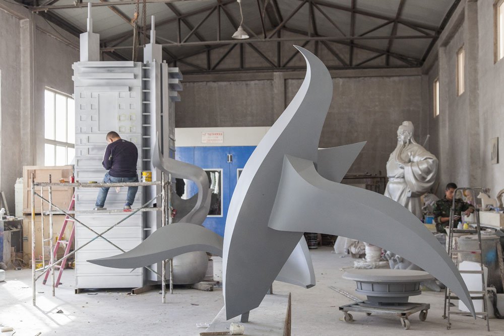 Cass_Sculpture's tweet photo. #TBT 'Pigeon's House' by #CuiJie in fabrication for #ABeautifulDisorder #Sculpture #ContemporaryArt https://t.co/JnfmYZpFkZ