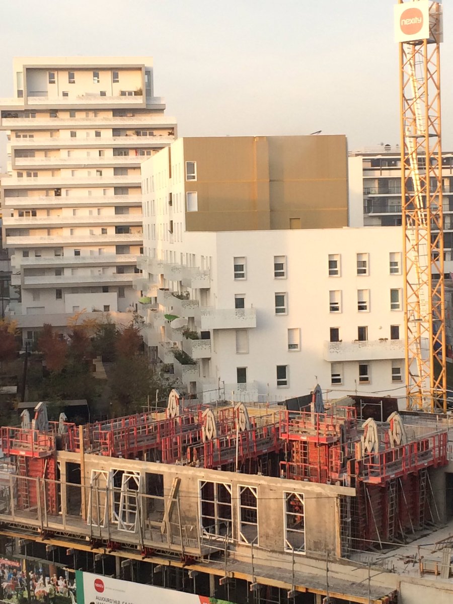 vielhescaze's tweet photo. #ÇaBouge à #Evry ! Le centre ville continue de sortir de terre, logements,école,commerces @gpamenagement @fchouat @VilledEvry @grandparissud https://t.co/1EH7Dzkr64