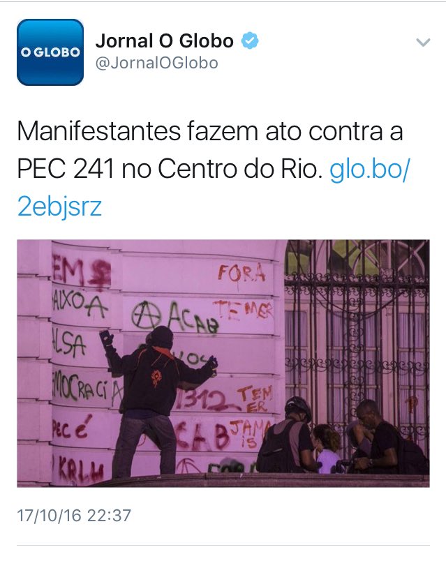 MilGrauNews's tweet photo. O nível do jornalismo brasileiro em falar "manifestantes" e "ato" quando na verdade são vândalos que depredam o patrimônio público. https://t.co/QRJQwFqTUt