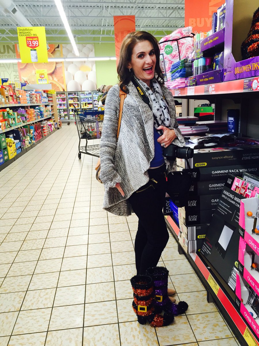 michelledudash's tweet photo. Get your #Halloweenboots! #aldiinthekitchen and then some. Everything you "need". #sponsoredtravel https://t.co/Zr0q0tPldL
