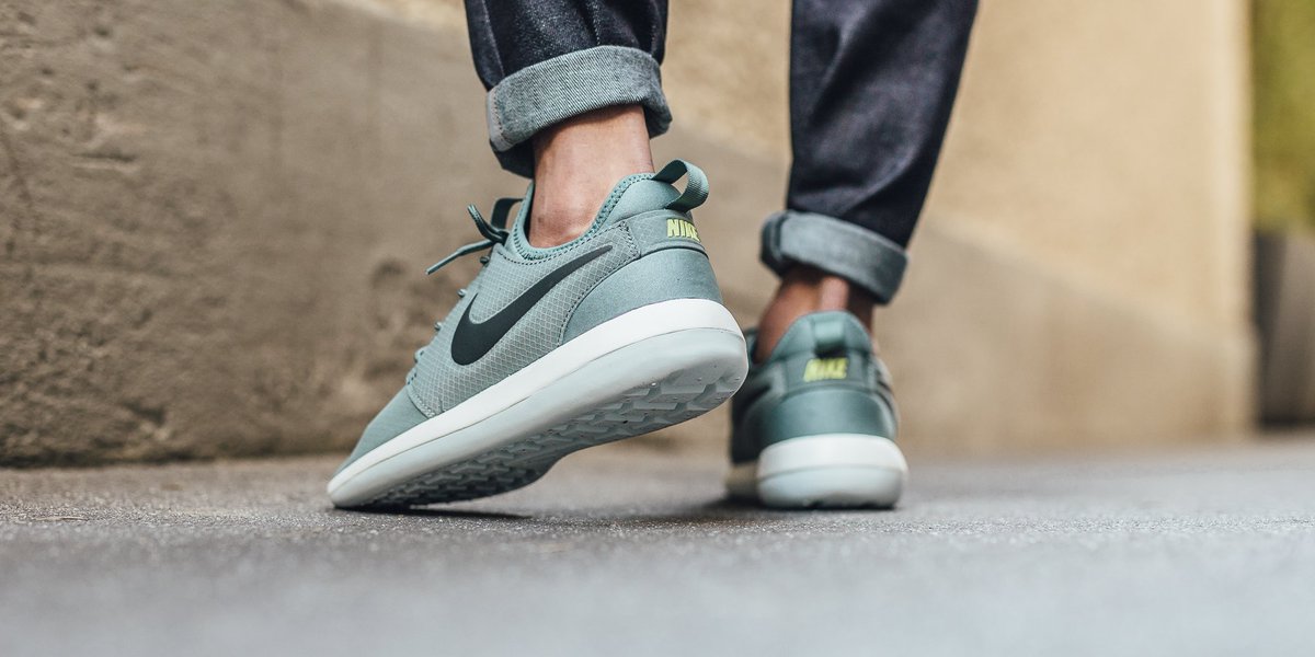 nike roshe two green