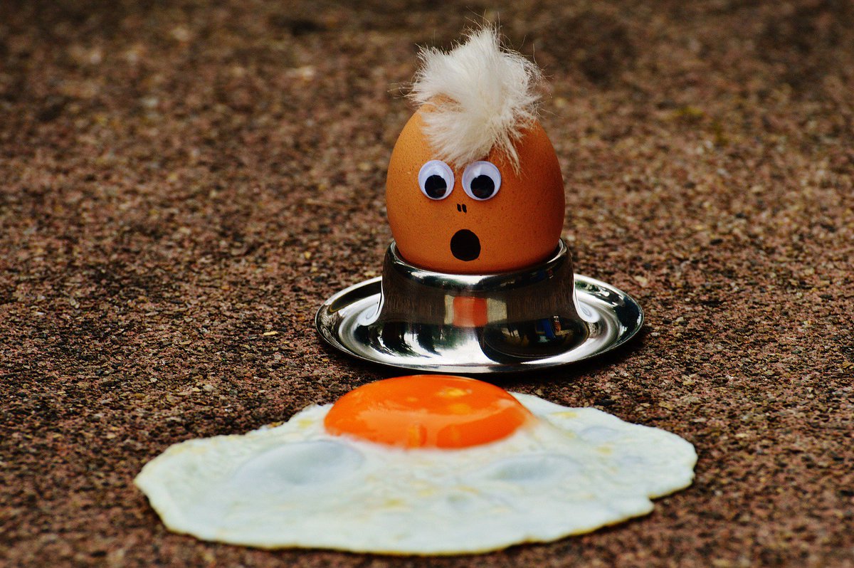 Yesterday, in @Politechnika, with friends from @saphybris, I fried an egg in an asynchronous way with #Scala Future blog.kamkor.me/slides/Asynchr…