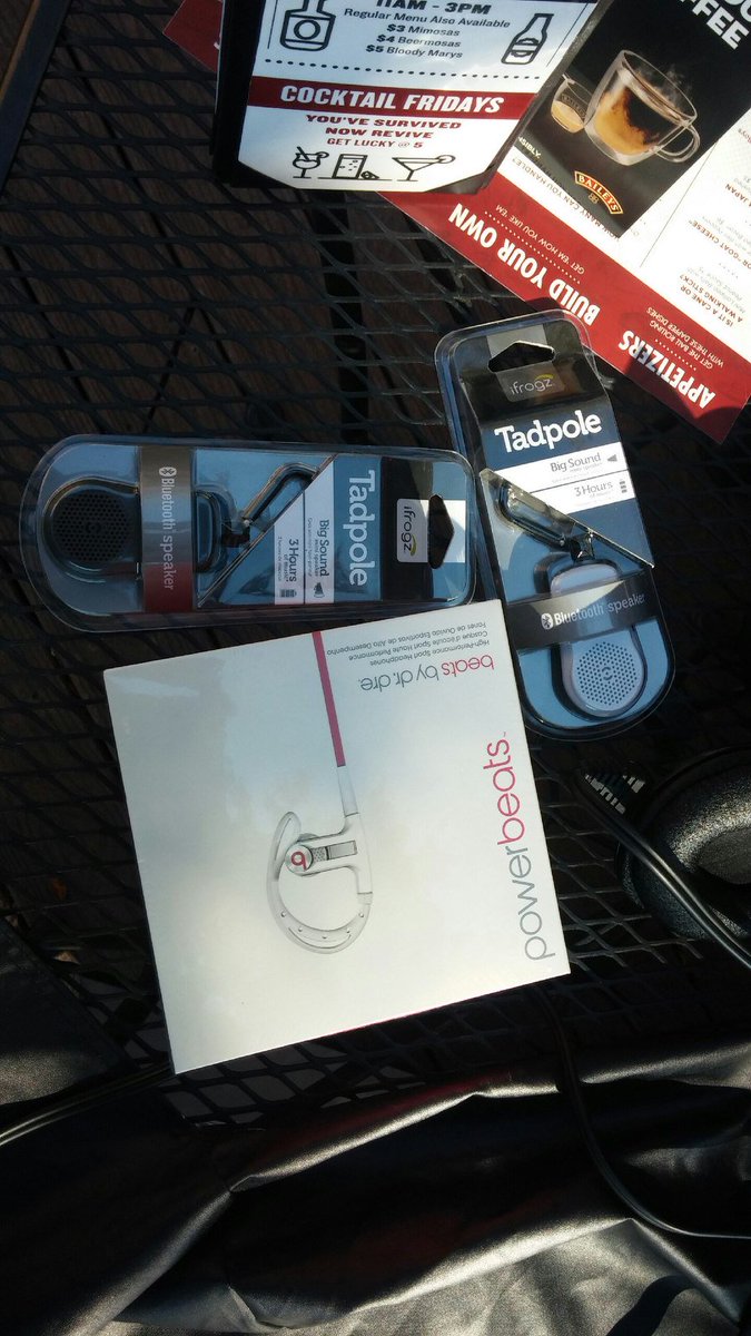 KREFsports's tweet photo. Stop by @MBHouseNorman to register or tweet us with the #meatballhouse to win one of these great prizes courtesy of @OUITStore! https://t.co/XxEa1V7Sap