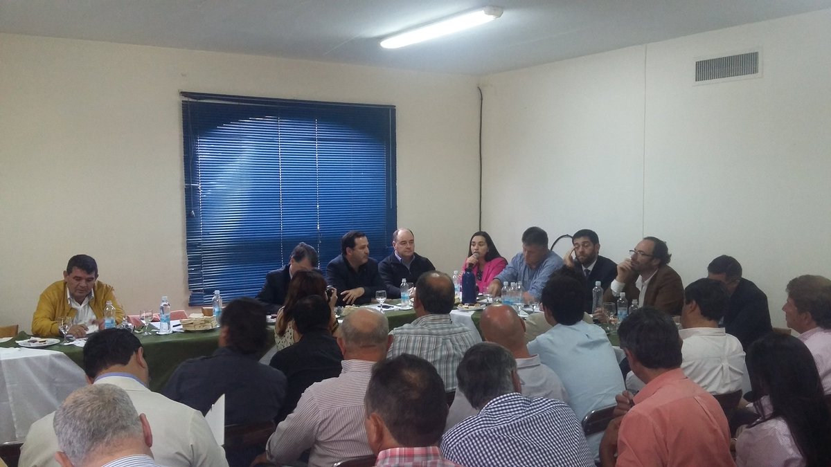 diegoormachea's tweet photo. #Ahora Diputada Nacional xSalta @EvitaIsa expone en #COPROTAB ante Productores Tabacaleros dl #Noa #Nea y la Comision d #EconomíasRegionales https://t.co/fNRy0CqbyU