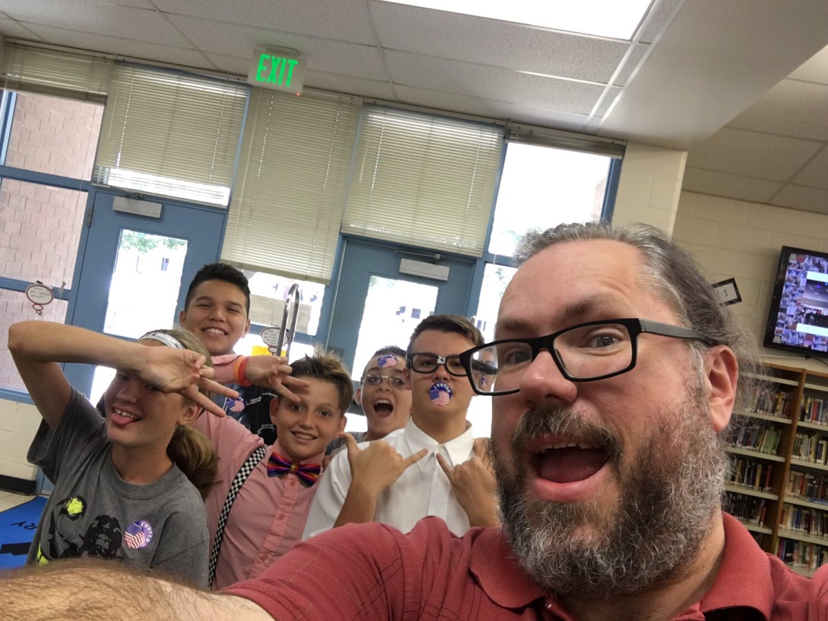 funkyhistoryt's tweet photo. More Ss voting mock election #csmriseup #CCMockElectio https://t.co/fV1tFouaKe