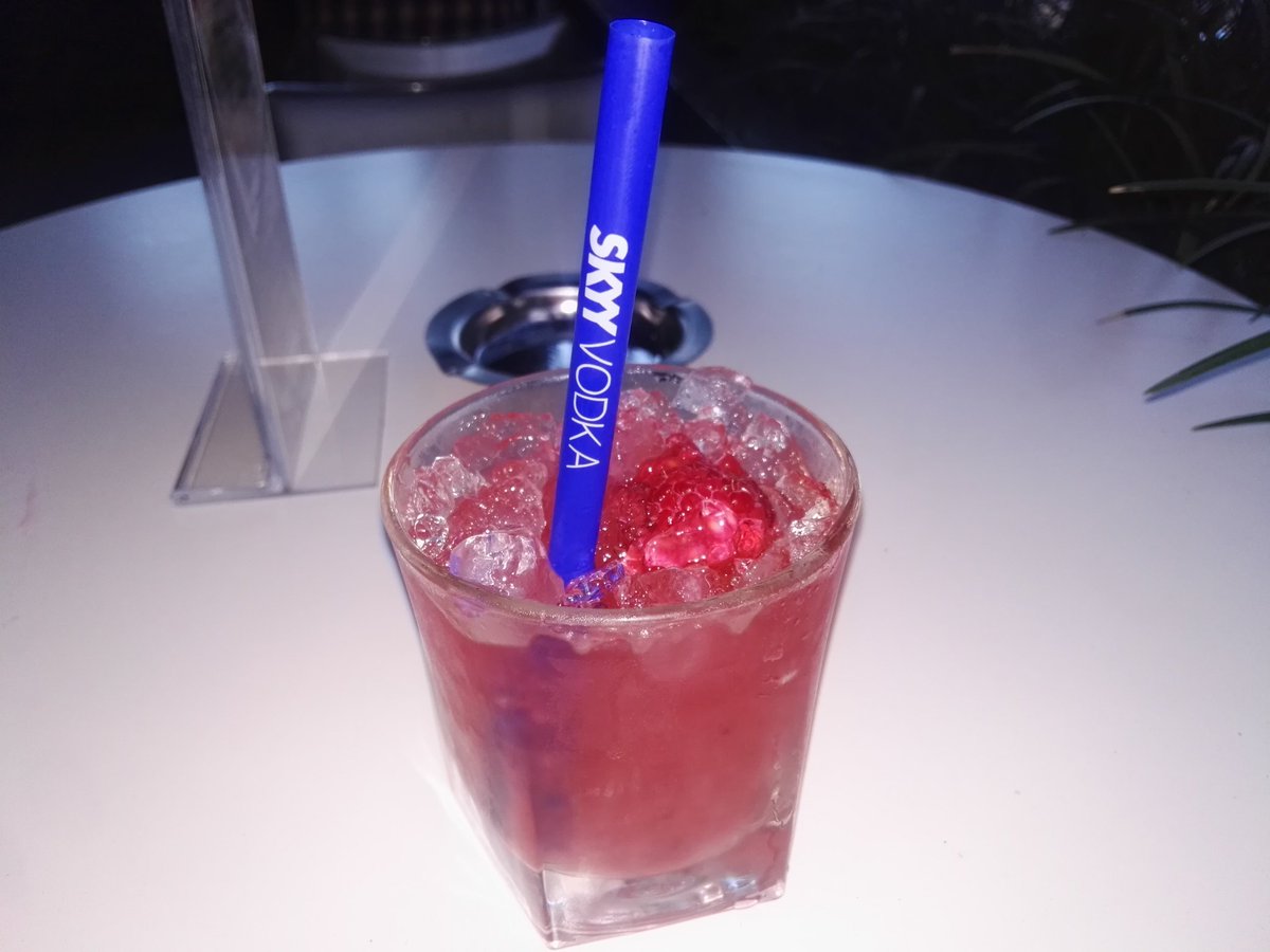 AYAPROW_BIGGFUN's tweet photo. Welcome drink @SKYYvodkasa #SkyyWay #BiggFunMusic π₯π https://t.co/3GE9d6RRCW