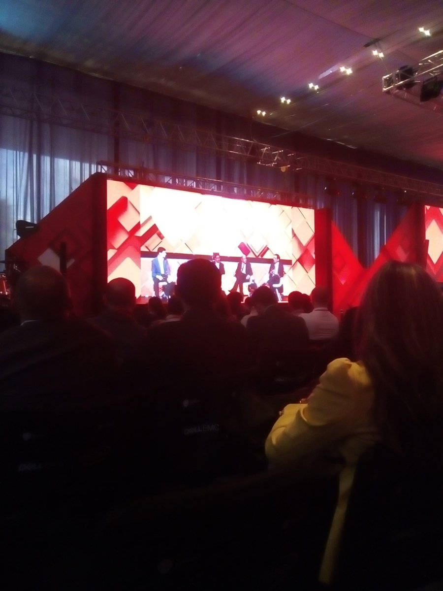 sweettblue's tweet photo. #RHForumCO emprender con desarrollo en software de código abierto es el futuro de las estrategias de negocio https://t.co/TP9qd0YFFw