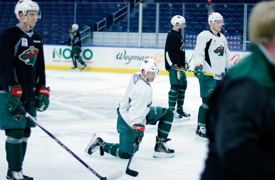 Came for the 🍗 wings, stayed for morning skate.   📷 Check out photos from Buffalo → ow.ly/HsJu305Bceb https://t.co/eN9ug94PHX