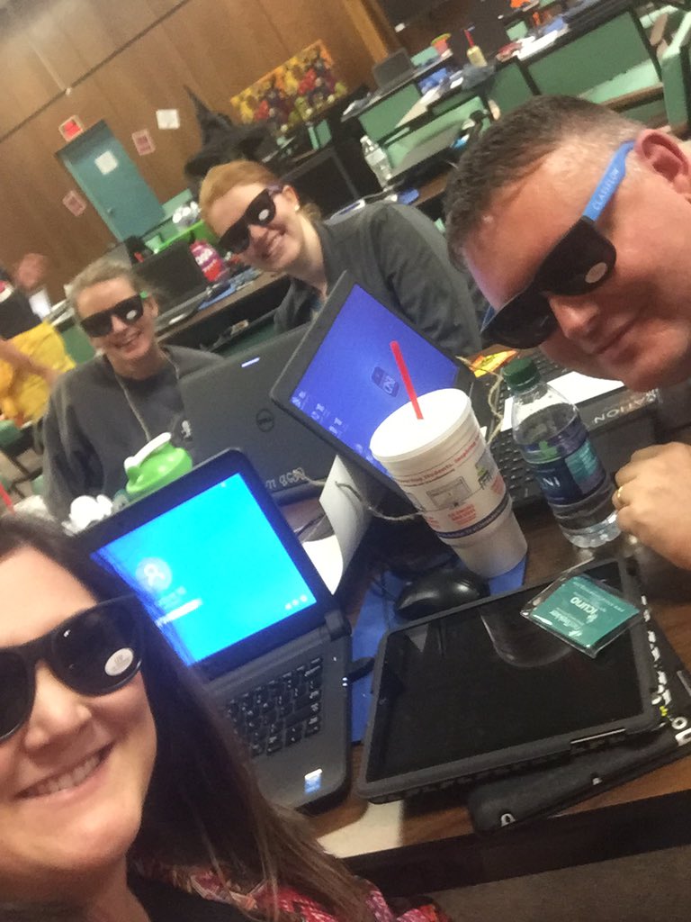 SchulzMossBluff's tweet photo. Great fun, great friends, great day! Exciting to learn about #sway #classflow and talking about #nearpod. #itecfall2016 @CPSB_TTC https://t.co/2HAEUYubX6