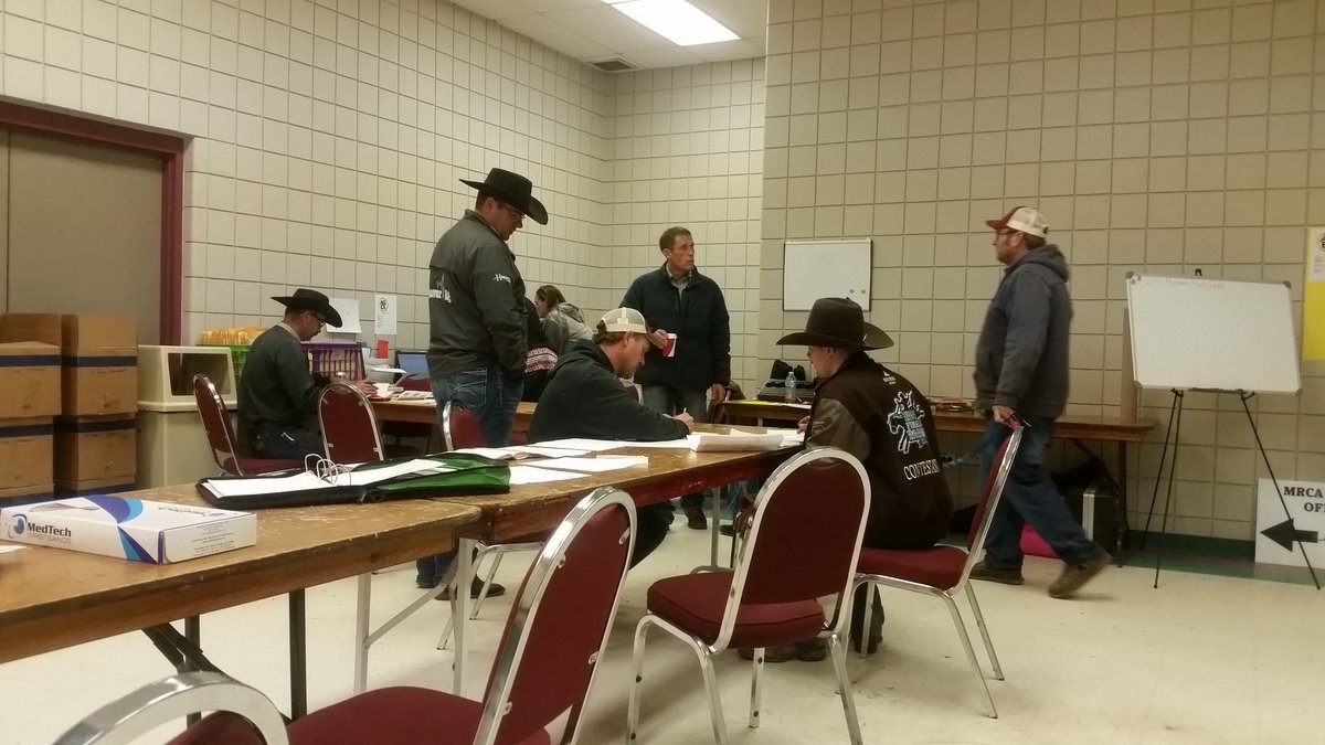 The MRCA is working hard to get every ready for the show tonight.  #MBAGEX #MFR2016