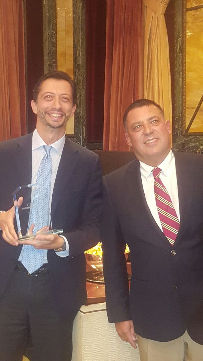 sfilipps's tweet photo. Congratulazioni a Flavio Mastrangelo e il team Postepay "Personality of the year" alla Ceremonia Award del  #ppse16! @PosteNews @Visa_IT https://t.co/JrOKBM3Yao