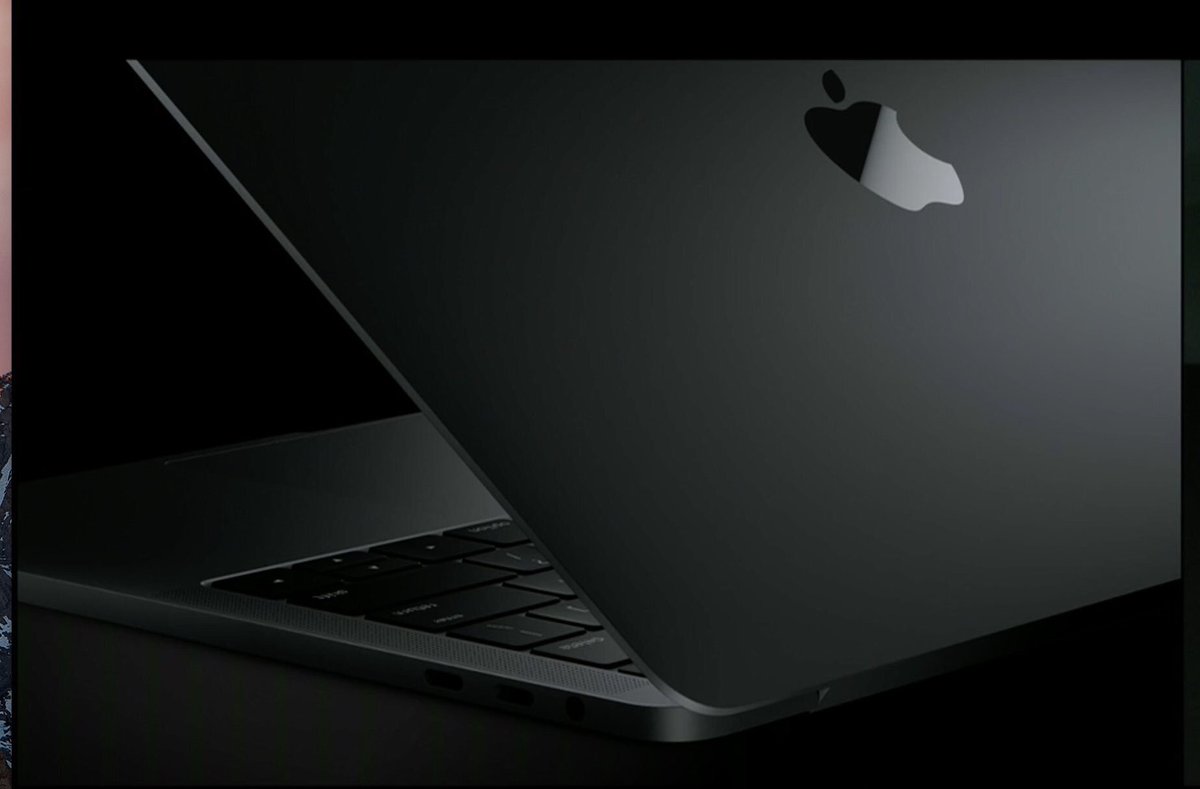 doctorapple050's tweet photo. "This is the new MacBook Pro. And it is absolutely incredible." https://t.co/XW75ydfcAc