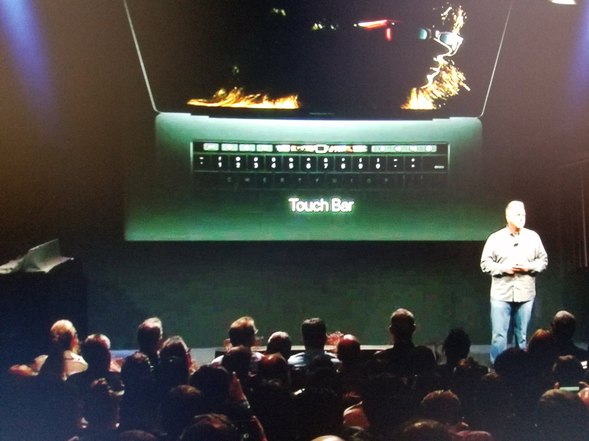 techdose1's tweet image. Te new Touch Bar on the new MacBook Pro #appleevent