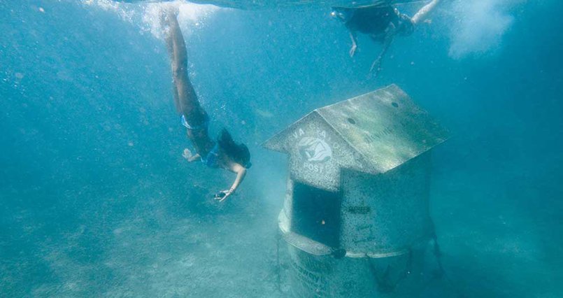 EventTechGuy's tweet image. Location, location, location. This post office is at the bottom of the sea! | buff.ly/2dcUkNT