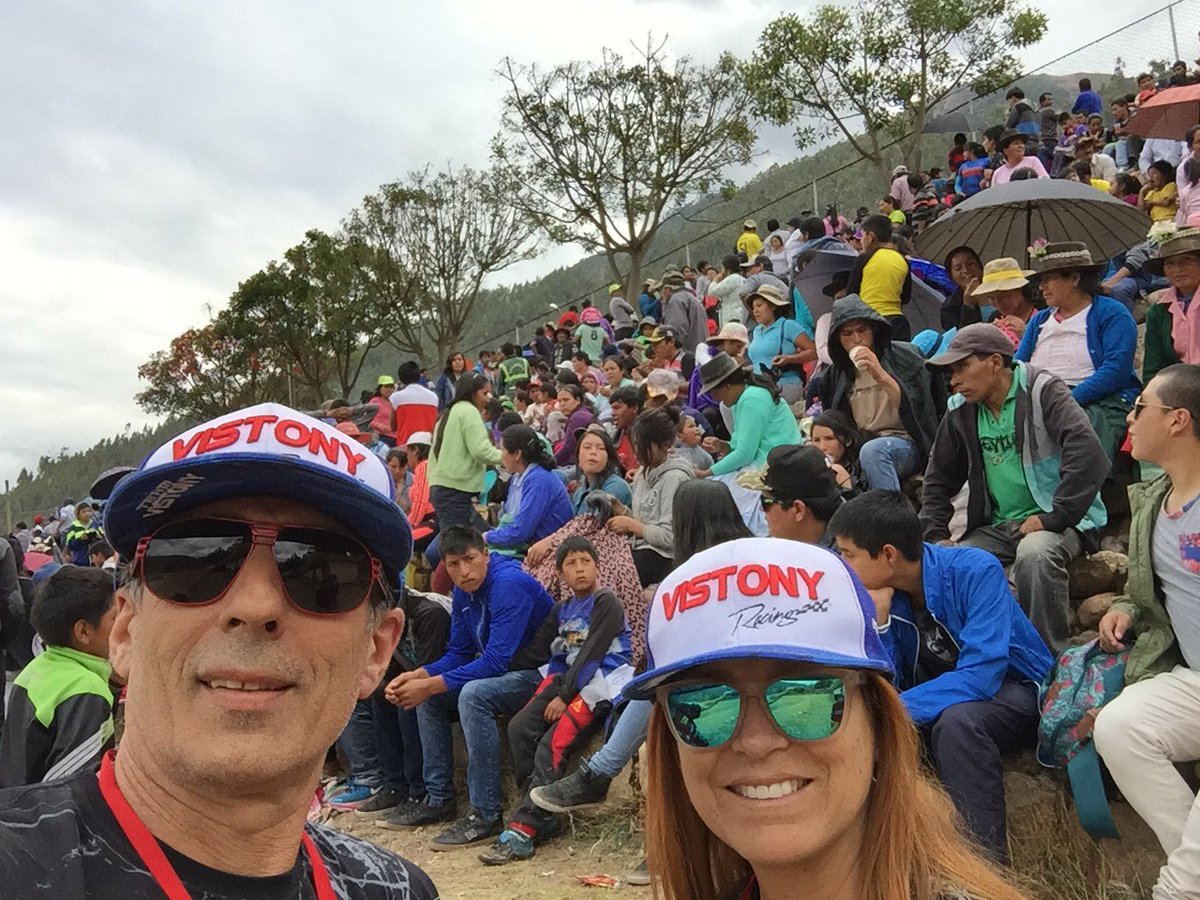 Repquince's tweet photo. Esperando el paso por Chincheros de @mario_hart https://t.co/Vta8znqQk3