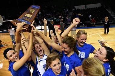 Class 5A volleyball championship: Saints dominate Alexandria in final trib.al/XwYEgeb