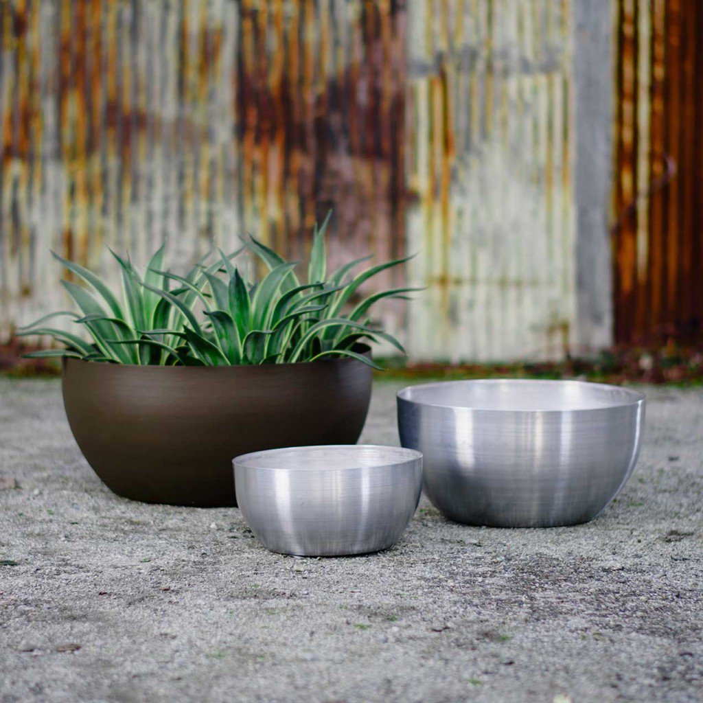 greentheorydist's tweet photo. Looking for the perfect planters? We can create #CustomPlanters for all your projects! https://t.co/JQmDLMF3Ue https://t.co/zdqxsse3SM