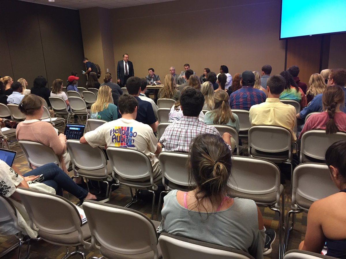 John_P_Carvalho's tweet photo. Another great #AUJDay crowd, this time on political reporting. @BillBarrowAP @MikeCasonAL @StatehouseKim @MichaelDoudna Karen Brown. https://t.co/awggl9z9l8