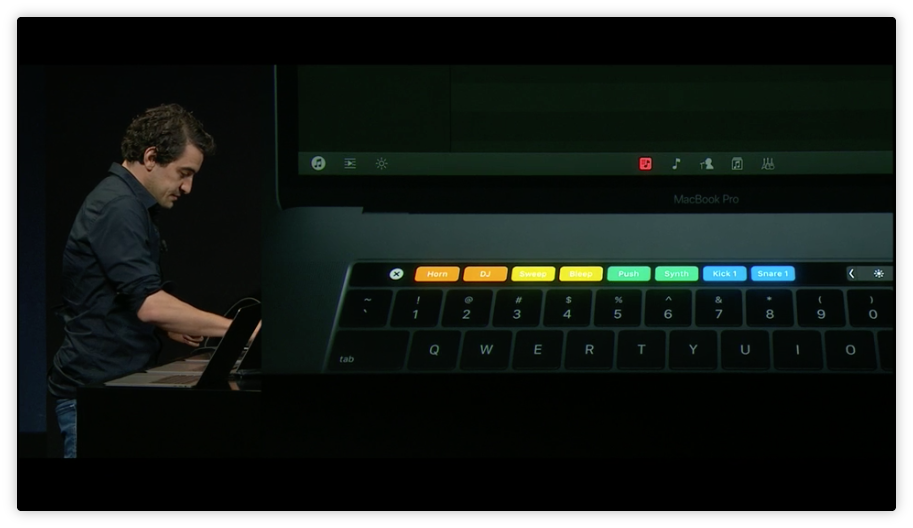 iCulture's tweet photo. En nog een demo van de Touch Bar: Algoriddim (dj-app) #HelloMac #iCulture https://t.co/8jOHnxrp0I