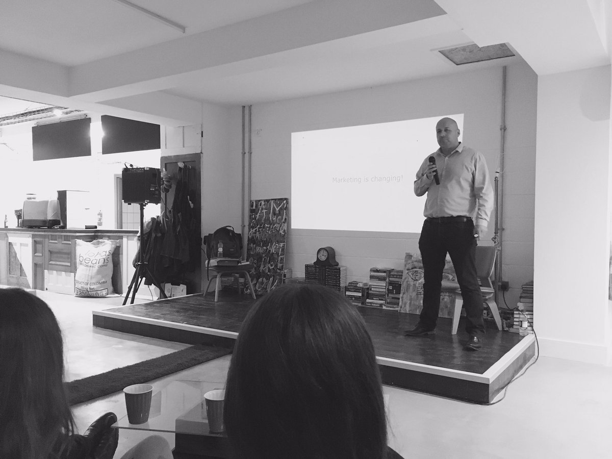 HeyHumble's tweet photo. Fantastic new venue for @cakemeetup Cake X. https://t.co/6NjEYB7aDP