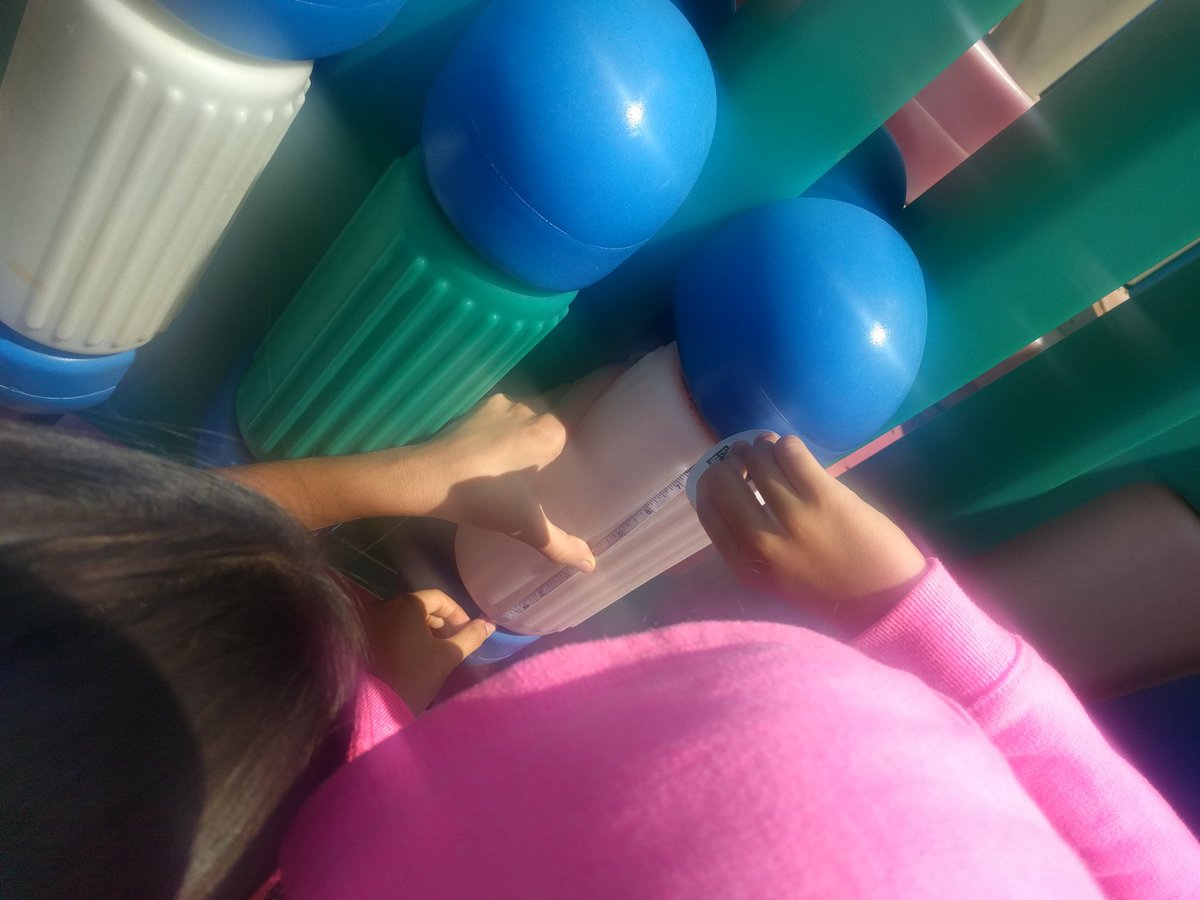 pjgordon10's tweet photo. #ISM2016 Our 2nd graders exploring and measuring different objects on the playground during their unit of measurement!!!! https://t.co/lurrV3So6o