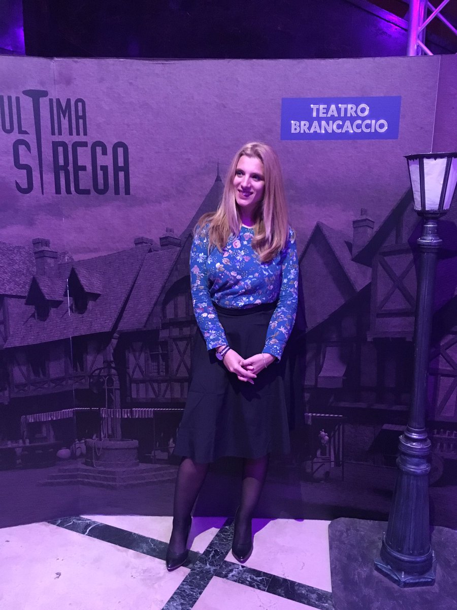valegosli's tweet photo. Stasera ci son le streghe al @Brancacciotweet. Musical!! #ultimastrega https://t.co/7X8xUYCbeb