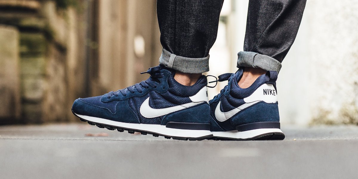 nike internationalist navy blue