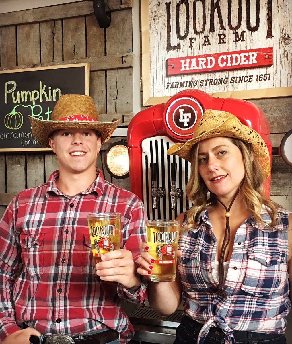 LFBeerandCider's tweet photo. The taproom is open tonight! Kick off Halloween weekend with some #farmfresh #hardcider and hard cider floats! #pumpkingelato #cidersorbet https://t.co/DDFs4qY9IO