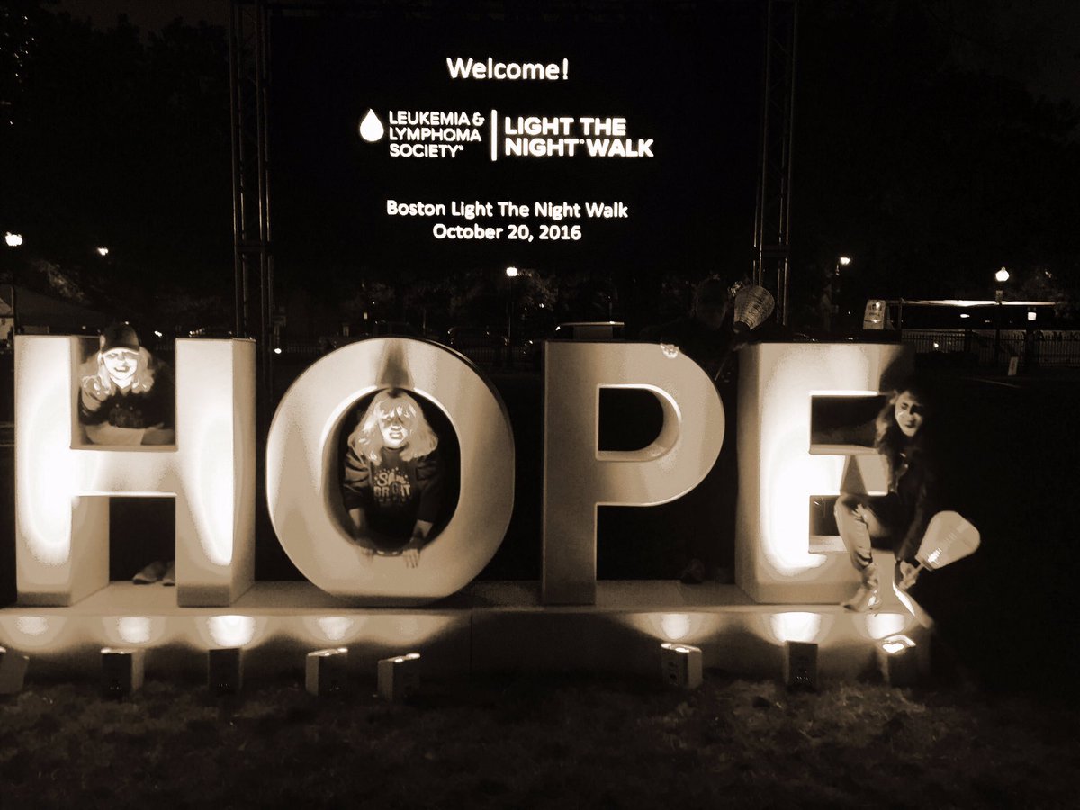 Grateful24x7's tweet photo. @paulakinney1023 @SheilaFleming3 @mleitten @sheilamurphybos #TBT to last Thursday. #BostonCommon https://t.co/j7h5qwwpPR