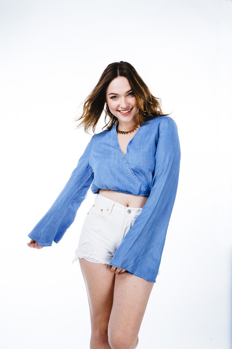 Violett Beane Talks Jesse Quick’s Return And Chicago P.D. talentmonthly.com/violett-beane-…