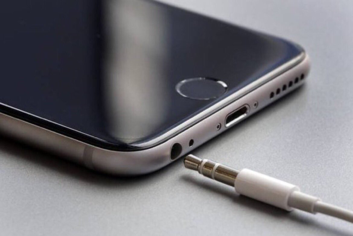 LetsAskSiri's tweet photo. Only 90's kids will remember #iOS10 https://t.co/YVaA3qKyX3