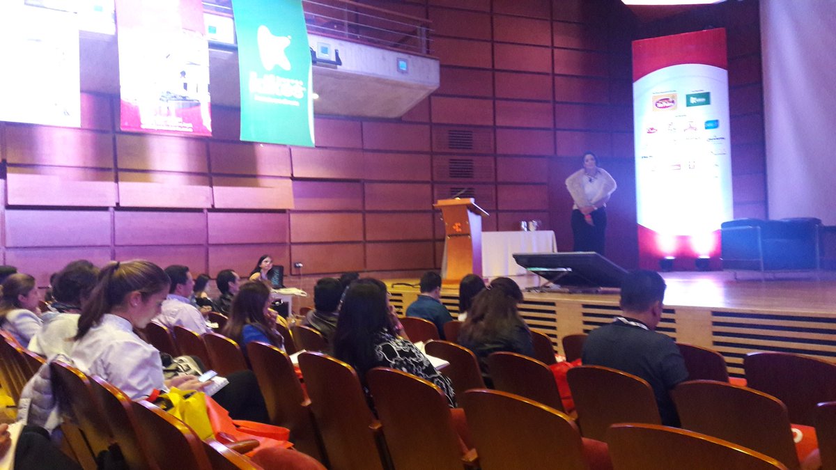 rymwines's tweet photo. En Expolabarra Bogotá 2016, excelentes seminarios y muy buenos temas @oyarzuneventos https://t.co/S6pyeJ23fE