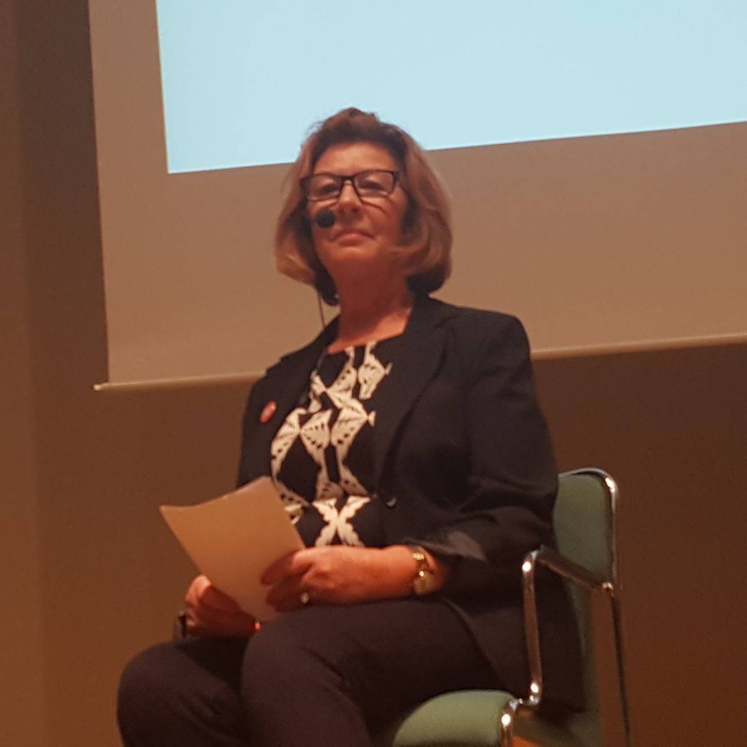 psykdagarna's tweet photo. Tidigare idag:
Gunnel pratar om anhörigperspektivet #psykdag16 #psykiskohälsa https://t.co/DC5iMX3MqN