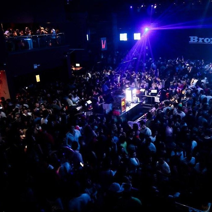 brookssaopaulo's tweet photo. Todos os shows na Brook's são assim!
#explodiu #casalotada #brookséisso #sóshowbom #vemprabrooks #brookssp #asuabalada #amelhorbalada https://t.co/tgnpQevTQB