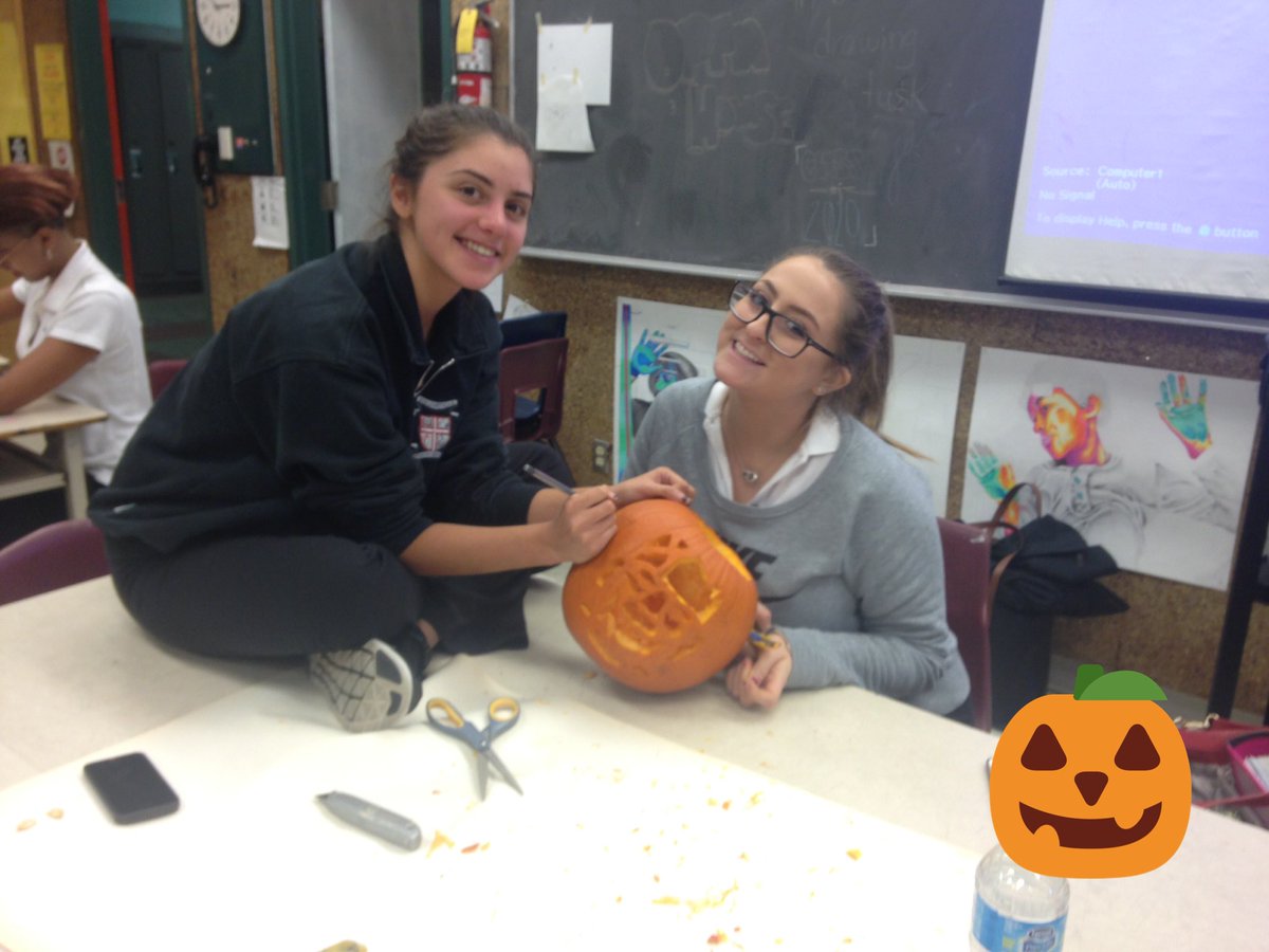 VACouncil's tweet photo. Art council pumpkin carving was a success! Thank you to everyone who came! 🎃 #stezhalloween https://t.co/fxLAoIIozU