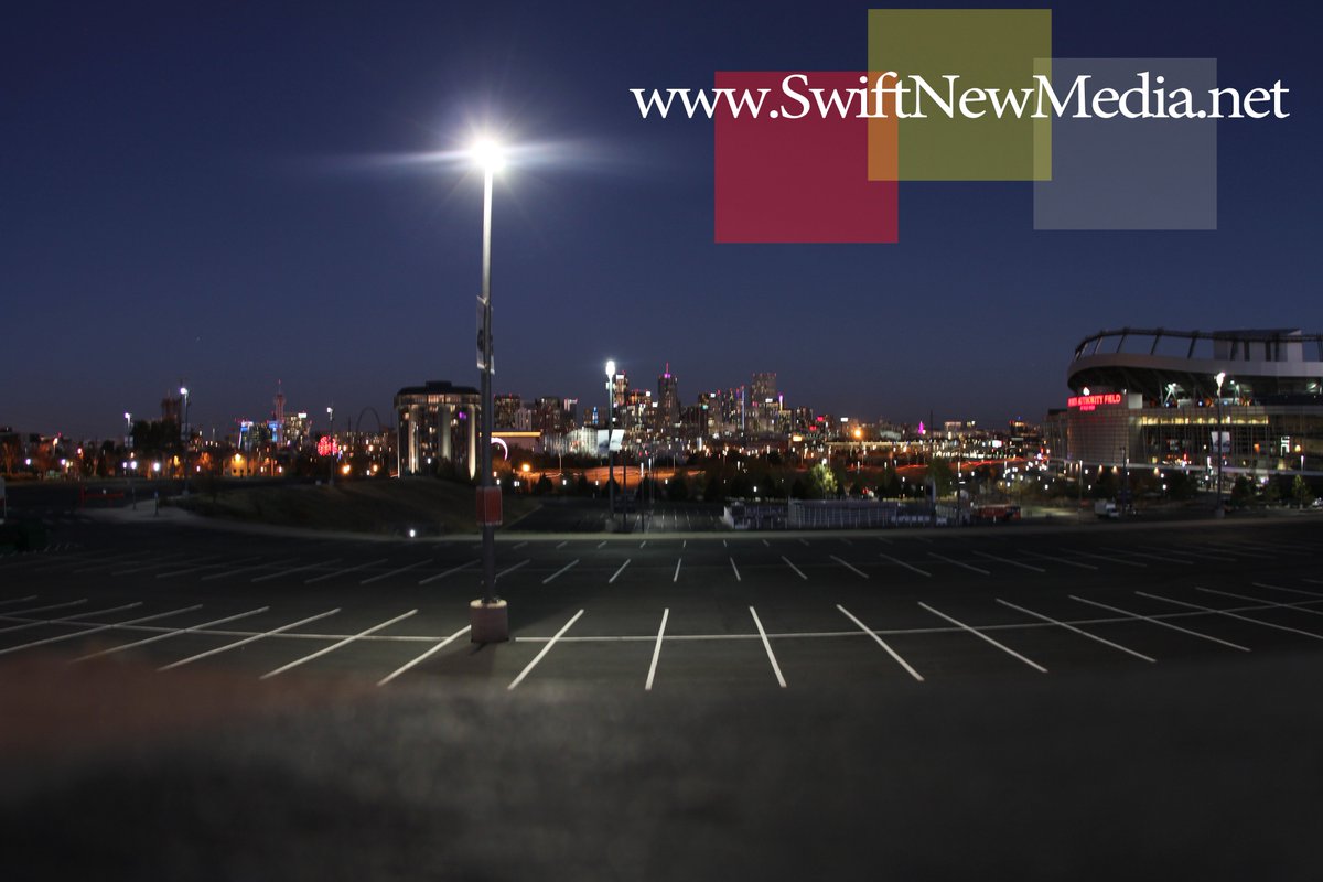 Swift_New_Media's tweet photo. Keep it simple when it comes to your graphic / high res content... and by simple I mean call me #DenverCreative #SNM https://t.co/ux2Gobpu6E