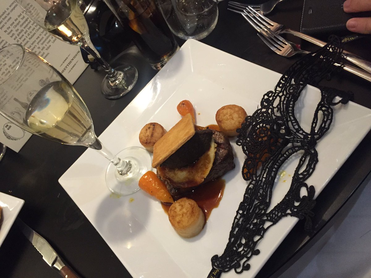 makeupjemma's tweet photo. @Pier64Penarth #meetthewidow https://t.co/BBzhHsMerb
