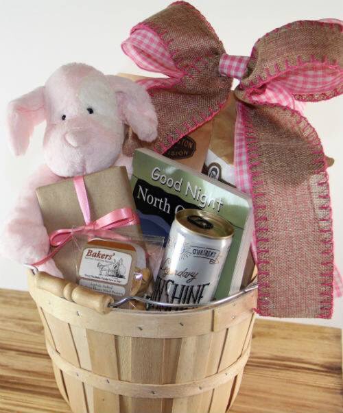 SouthernOakGift's tweet photo. Delivering these North Carolina goodies to some new parents today. So sweet!π #NCgiftbaskets #newbabygift https://t.co/hgkVcODeGW