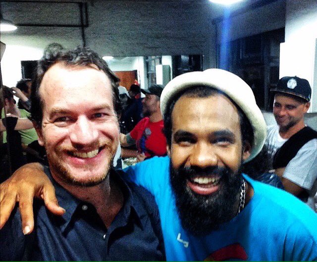 fraja8's tweet photo. Parabéns @baianasystem  #premiomultishow Melhor Hit e Disco 👊🏿❤️🎸🎼 #duascidades #playsom #baianasystem #russopassapusso #bssp #bsguitar https://t.co/pqQhJgMX3T