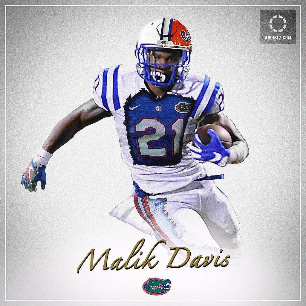 WorldCupGRFX's tweet photo. Malik Davis commits to the #FloridaGators Congrats from @audiblz #JesuitTampa #gators🐊 #uf #AUDIBLZ #Tampa #D1 https://t.co/FguhzTjFWD