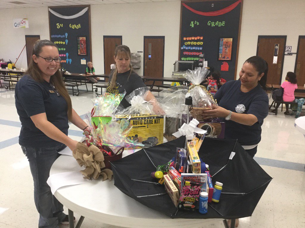 WestwindFISD's tweet photo. PTA prepares a silent auction and games for tonight's Fall Festival! Thanks, PTA!! https://t.co/gJiHHdl5DG