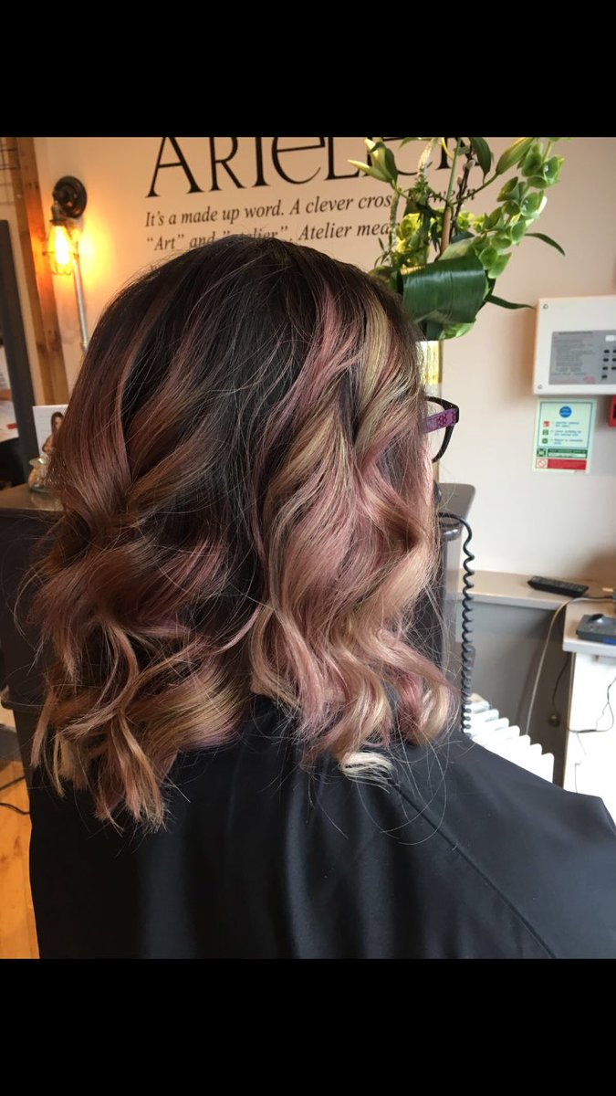 artelier_hair's tweet photo. ✖️✖️Colour and styled by Chelsea having a play round with some colours today ✖️✖️#formby #mersyside #wanded #Loreal #HAIRENVY https://t.co/9VVr9MguUP